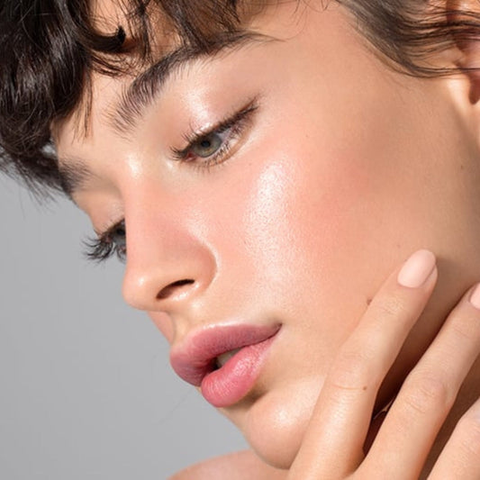 Tendance “Glass Skin” : comment les masques au collagène transforment votre teint