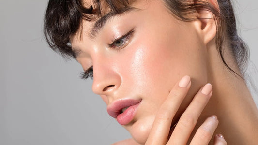 Tendance “Glass Skin” : comment les masques au collagène transforment votre teint